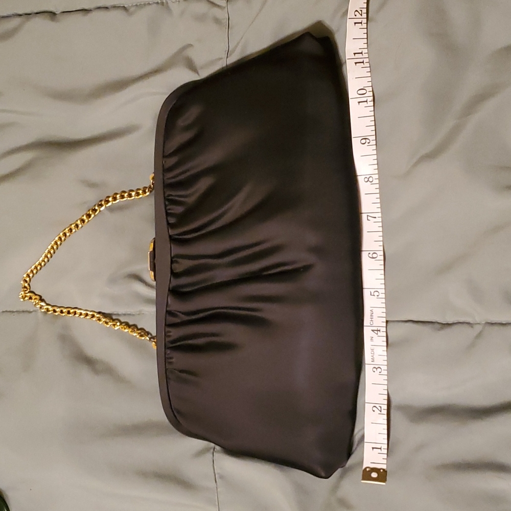 Chained Handbag - Picture 5 of 7